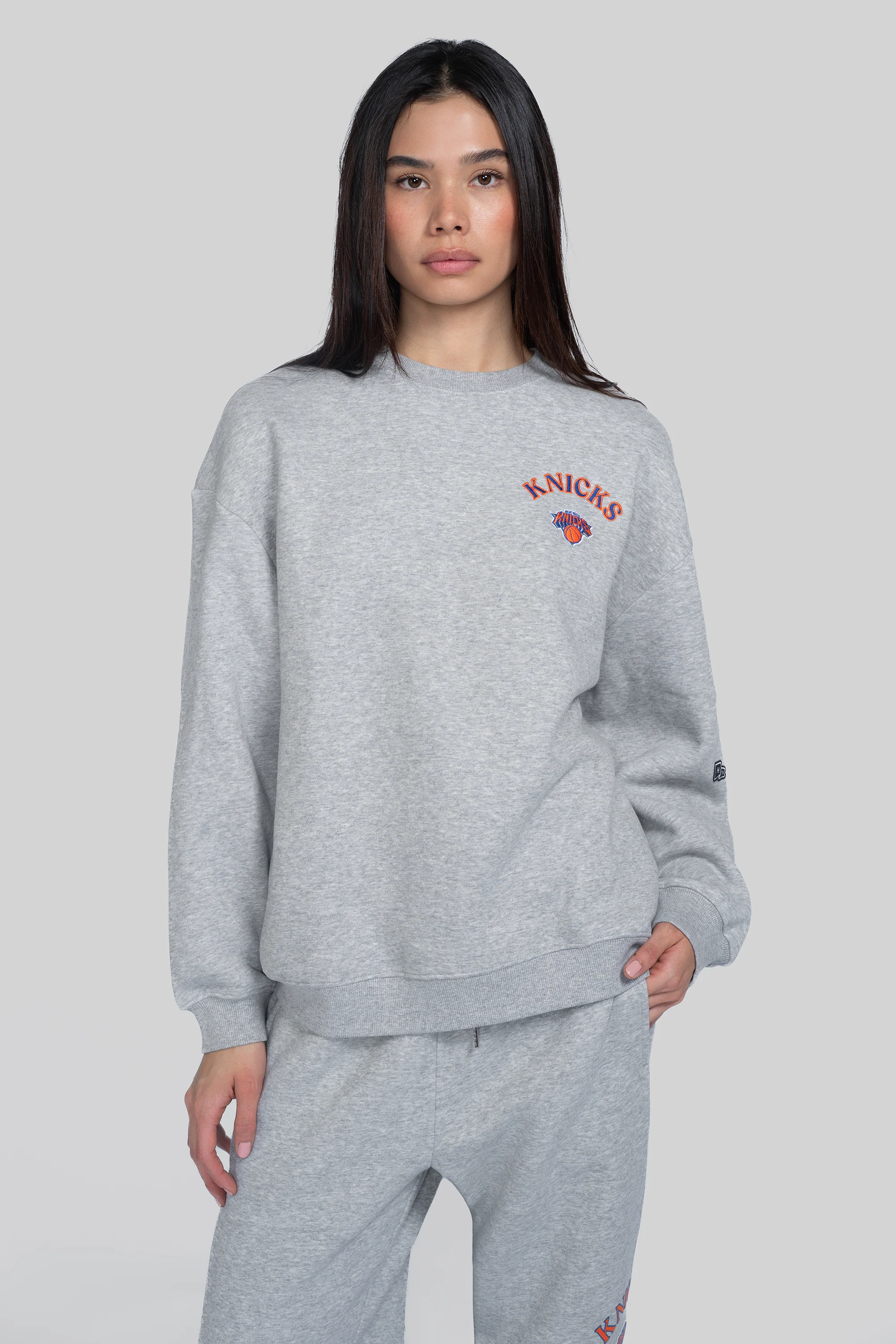 New York Knicks Oversized Crewneck - Image 3