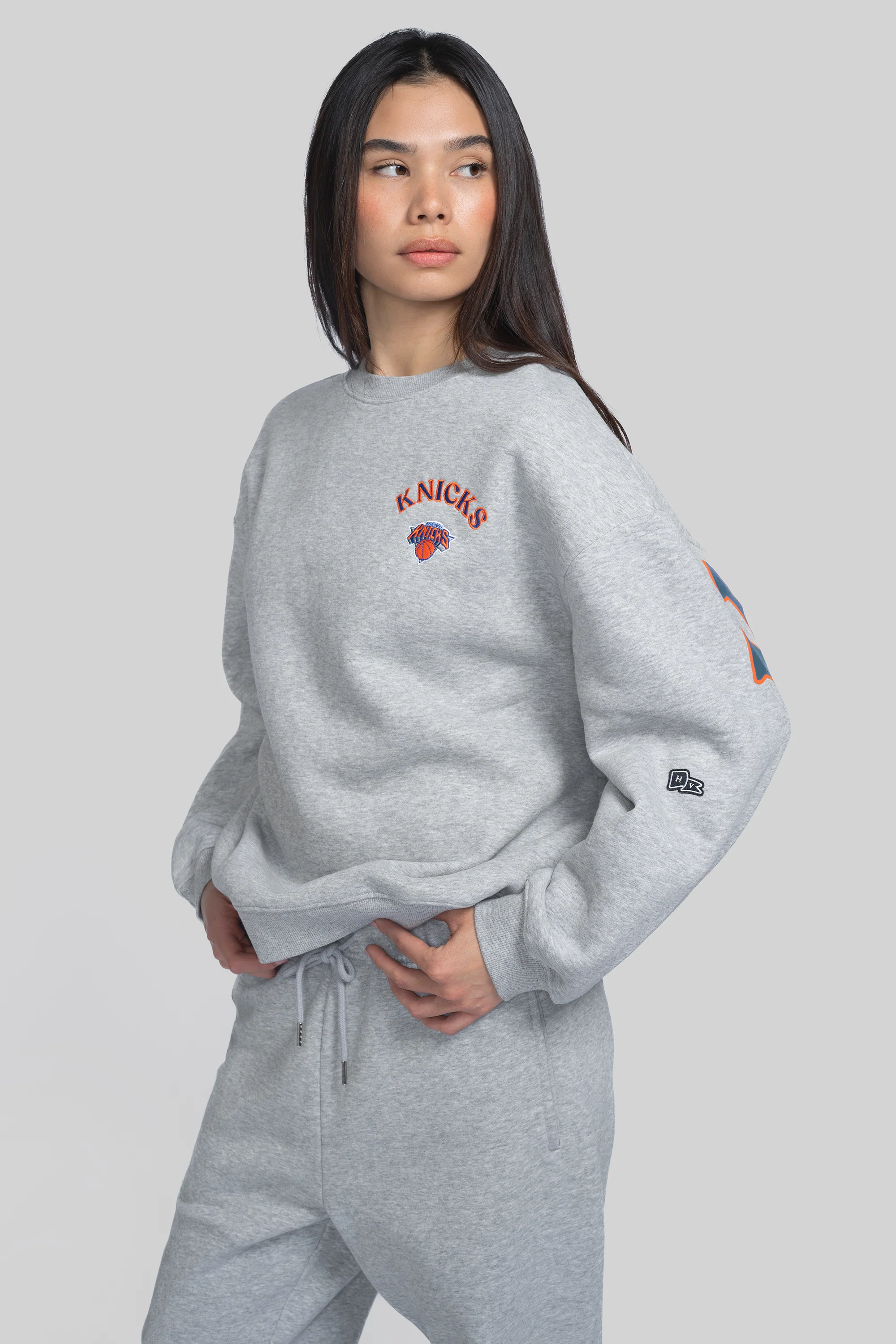 New York Knicks Oversized Crewneck - Image 4